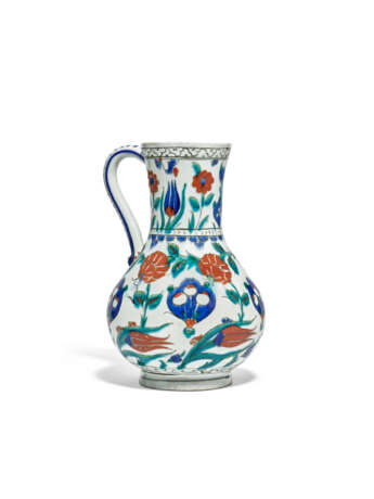 AN IZNIK POTTERY EWER - фото 2