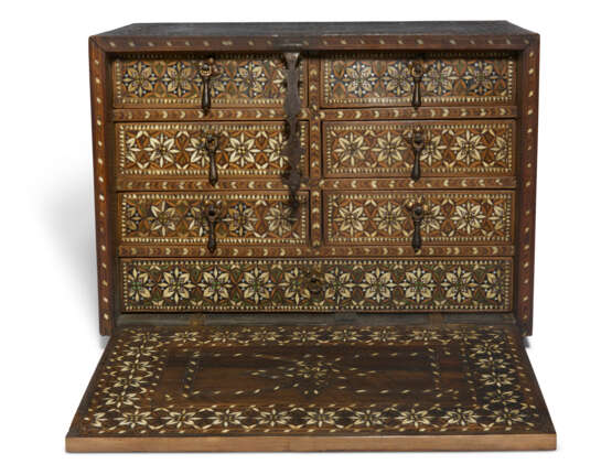 A POST-NASRID FALL-FRONT WRITING CHEST - photo 2