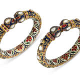 A PAIR OF GEM-SET ENAMELLED GOLD BANGLES - photo 1