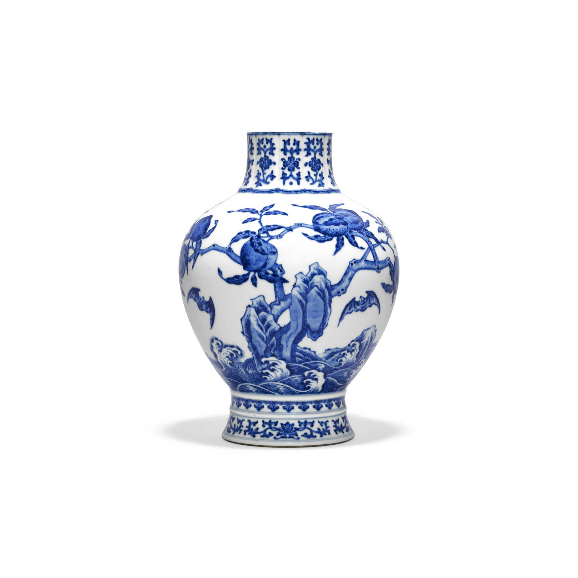 A FINE AND VERY RARE BLUE AND WHITE ‘BAT AND PEACH’ VASE A FINE AND VERY RARE BLUE AND WHITE ‘BAT AND PEACH’ VASE