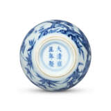 A FINE SMALL BLUE AND WHITE ‘THREE FRIENDS OF WINTER’ JAR - photo 2