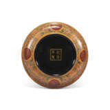 A RARE PAIR OF QIANGJIN AND TIANQI LACQUER ‘FO RI CHANG MING’ DISHES - photo 5