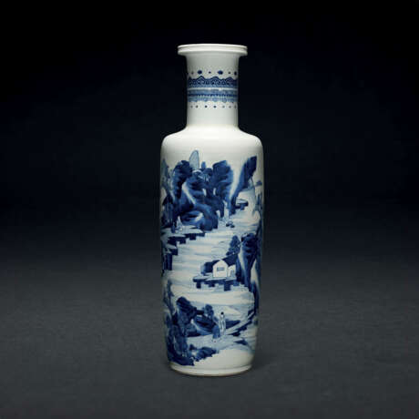A RARE LARGE BLUE AND WHITE ‘FIGURAL’ ROULEAU VASE - photo 1