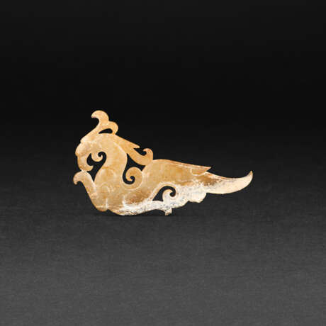 A JADE BIRD-FORM PENDANT - photo 1