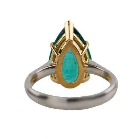Bague en or 18 carats avec &eacute;meraude en forme de larme et diamants. Diamanten 21th century - Foto 4