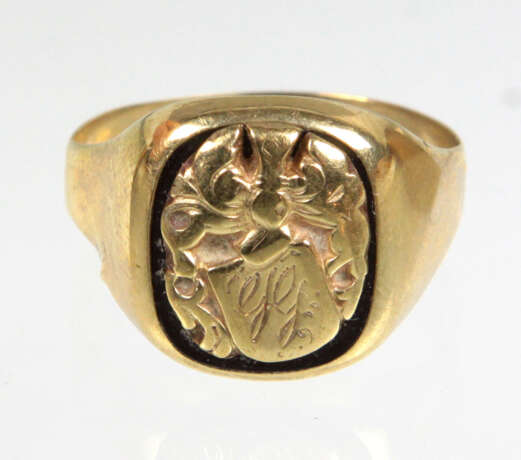 gravierter Wappen Ring - Gelbgold 333 - фото 1