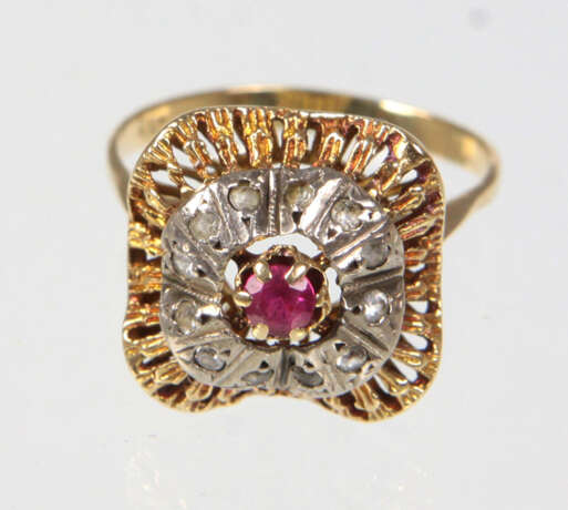 Rubin Ring mit weißen Saphiren - Gelbgold 585 - фото 2