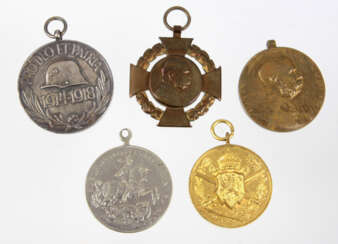 2 Medaillen Franz Joseph I. unter anderem