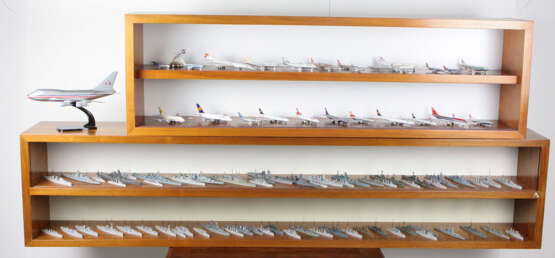 Sammlung Modellschiffe u. Flugzeuge - фото 1