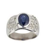 Übersicht. Bague en or 18 carats avec saphir et diamants. 