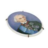 M&eacute;daillon en porcelaine avec un portrait de A.V. Souvorov. Russie. XIXe si&egrave;cle Porcelain Hand Painted realism 19th century - photo 2