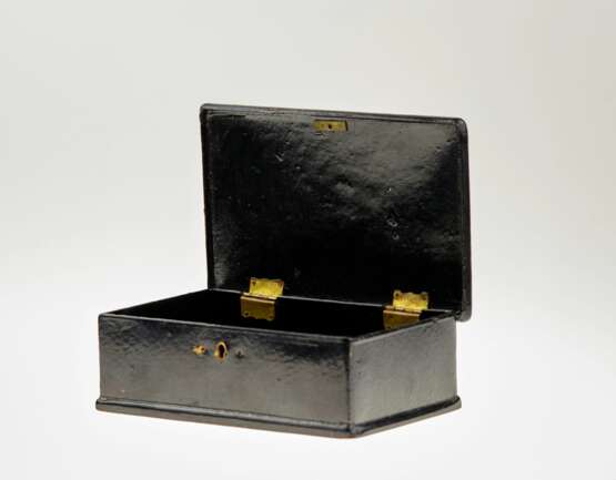 Antique Russian Box Scene from a Russian boyar life painting Romanticism At the turn of 19th -20th century - photo 3