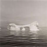 Lynn Davis. Iceberg #4, Disko Bay, Greenland, 1988 - photo 1