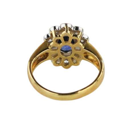 Bague classique en or 18 carats avec saphir et diamants. Piccini. Italie 21e si&egrave;cle Saphir 21th century - photo 3