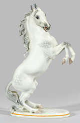 Steigendes Pferd