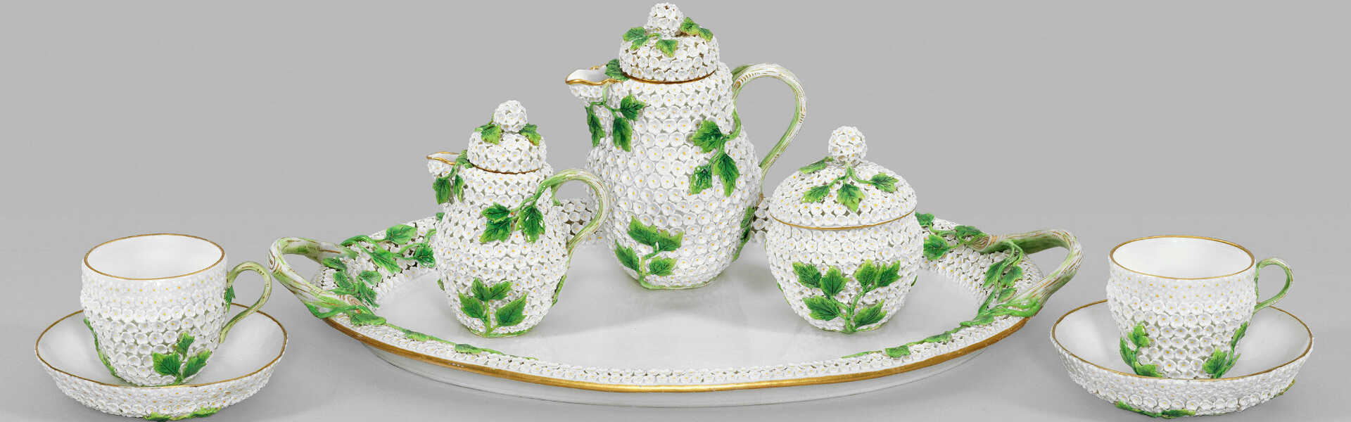 Prachtvolles Meissen Kaffee-Dejeuner mit Schneeballendekor
