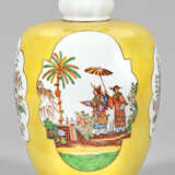 Große Meissen Gelbfond-Ziervase mit Chinoiserien - photo 1