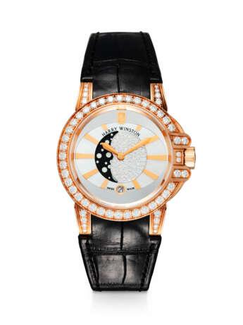HARRY WINSTON, OCEAN LADY MOONPHASE REF. 400/UQMP36R, AN ATTRACTIVE PINK GOLD AND DIAMOND-SET LADIES WRISTWATCH - Foto 1