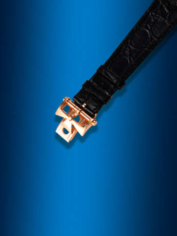 VACHERON CONSTANTIN, PATRIMONY REF. 4000U/000R-B516, A PINK GOLD RETROGRADE DAY AND DATE WRISTWATCH - photo 4