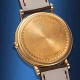 BREGUET, CLASSIQUE REF. 3310, A FINE YELLOW GOLD PERPETUAL CALENDAR WRISTWATCH WITH POWER RESERVE MOON PHASES AND LEAP YEAR INDICATION - Foto 3