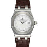 AUDEMARS PIGUET, LADY ROYAL OAK, REF. 6714ST, AN ATTRACTIVE LADIES STAINLESS STEEL QUARTZ WRISTWATCH - photo 1