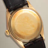 ROLEX, OYSTER PERPETUAL REF. 1005 'KHANJAR DIAL', AN ATTRACTIVE 14K GOLD WRISTWATCH MADE FOR THE SULTANATE OF OMAN - photo 3