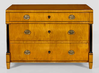 Große Biedermeier-Kommode