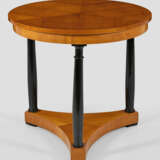 Kleiner Biedermeier-Salontisch - photo 1