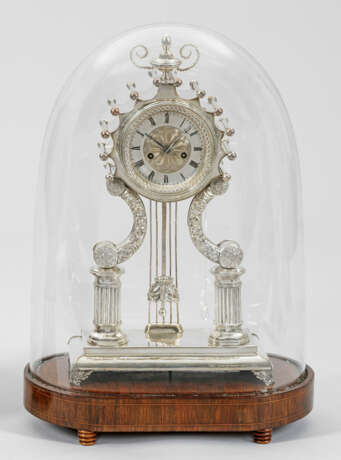 Pendule mit Glassturz - photo 1