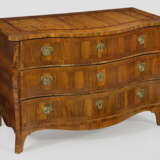 Große Louis XV-Kommode - photo 1
