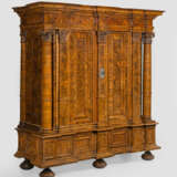 Herausragender, datierter Frankfurter Dielenschrank - photo 2
