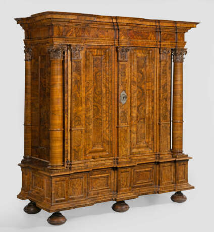 Herausragender, datierter Frankfurter Dielenschrank - photo 2
