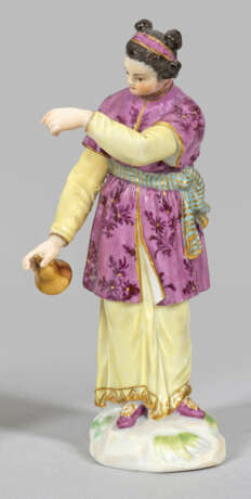 Japanerin mit Glocke - Foto 1