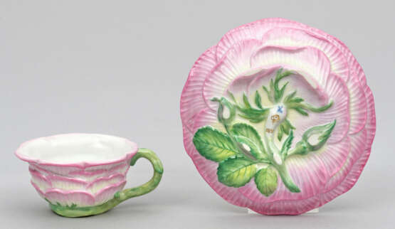 Tasse mit Rosenrelief - photo 1