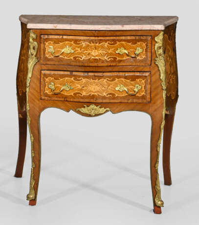 Pfeilerkommode im Louis XV-Stil - photo 1