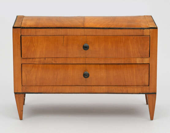 Biedermeier-Modellkommode - Foto 1