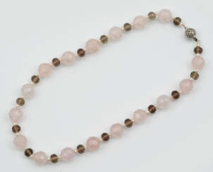 Feines Rosenquarz-Perl-Collier