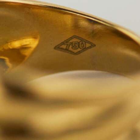 18K Gold Signet Ring with Sapphire and Diamonds. Diamonds 21th century - photo 5