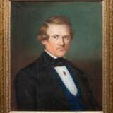 Biedermeier-Porträt "Junger Adliger", Pastell, unsign., 58,5x47 cm, hinter Glas und Rahmen - Foto 1