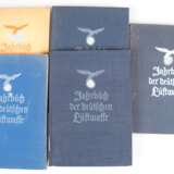 5x "Jahrbuch der deutsche Luftwaffe", 1936, 1937, 1938, 1940 und 1941, Verlag von Breitkopf & Härtel in Leipzig, jeweils mit zahlreichen Abbildungen, 2x Einbände mit groben sonst altersbedingte… - photo 1