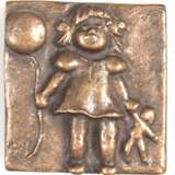 Bronze-Plakette "Mädchen mit Luftballon", 8,1x7,7 cm, 362 g - photo 1