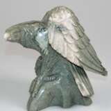 Figur "Adler auf Felsen sitzend", grüner Marmor, bez. "Fisher", Gew. 4125 g, H. 22 cm - photo 1