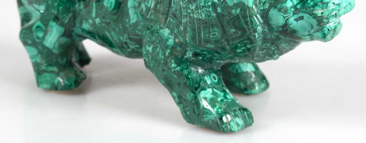 Große Malachit-Figur &quot;Schreitender Löwe&quot;, Gew. 4900 g, 14x33x11 cm