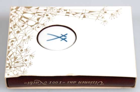 Meissen-Miniaturbuch von Heinz Werner/Rita Gründel "Visionen aus '1001 Nacht' auf Meissener Porzellan", mit Meissner Porzellanplakette, 10,5x7x1,5 cm - photo 1