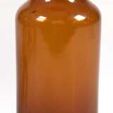 Kirschglas, braunes Waldglas mit Abriß, H. 22 cm - photo 1