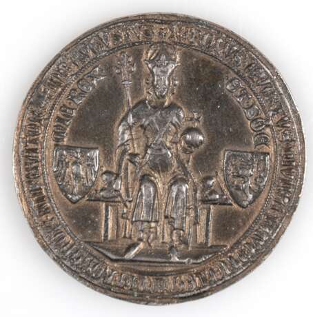 Bleiguß-Medaille "Karl IV Böhmen", Kaiser zwischen zwei Wappenschildern, 60 mm - photo 1