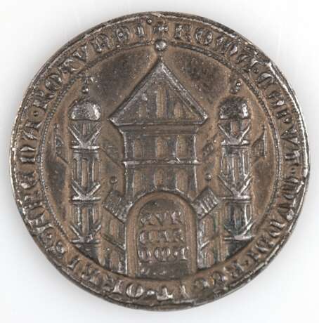 Bleiguß-Medaille "Karl IV Böhmen", Kaiser zwischen zwei Wappenschildern, 60 mm - photo 2