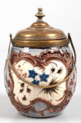 Keksdose, Majolika mit Messing-Montur, um 1900, Floraldekor in Kartusche, polychrom glasiert, Messing-Deckel und Klapphenkel, H.(ohne Henkel) 20 cm