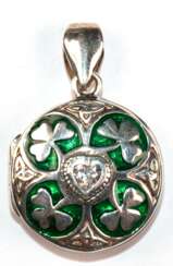 Medaillon-Anhänger, 925er Silber, Kleeblätter auf grün emailliertem Grund, mittig mit einem Zirkonia im Herzschliff, Durchmesser ca. 2,1 cm