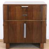 Art-Deco-Plattenspielerschrank für Schellackplatten, Telefunken, um 1930, Nußbaum, Gehäuse aufgearbeitet, 2-türiger Korpus mit 1 Klappe, elektrische Funktion nicht geprüft, 79x73x43 cm - photo 1